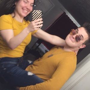 Meet your Posher, Mia